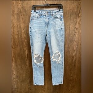 Women’s American Eagle Mom Jeans Strigid Size 4 Regular